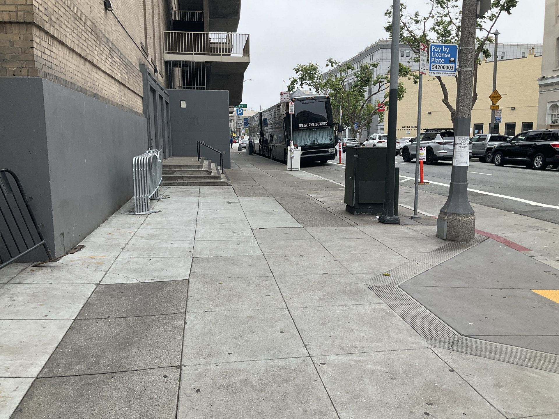 Bill Graham Civic Auditorium — photo 17