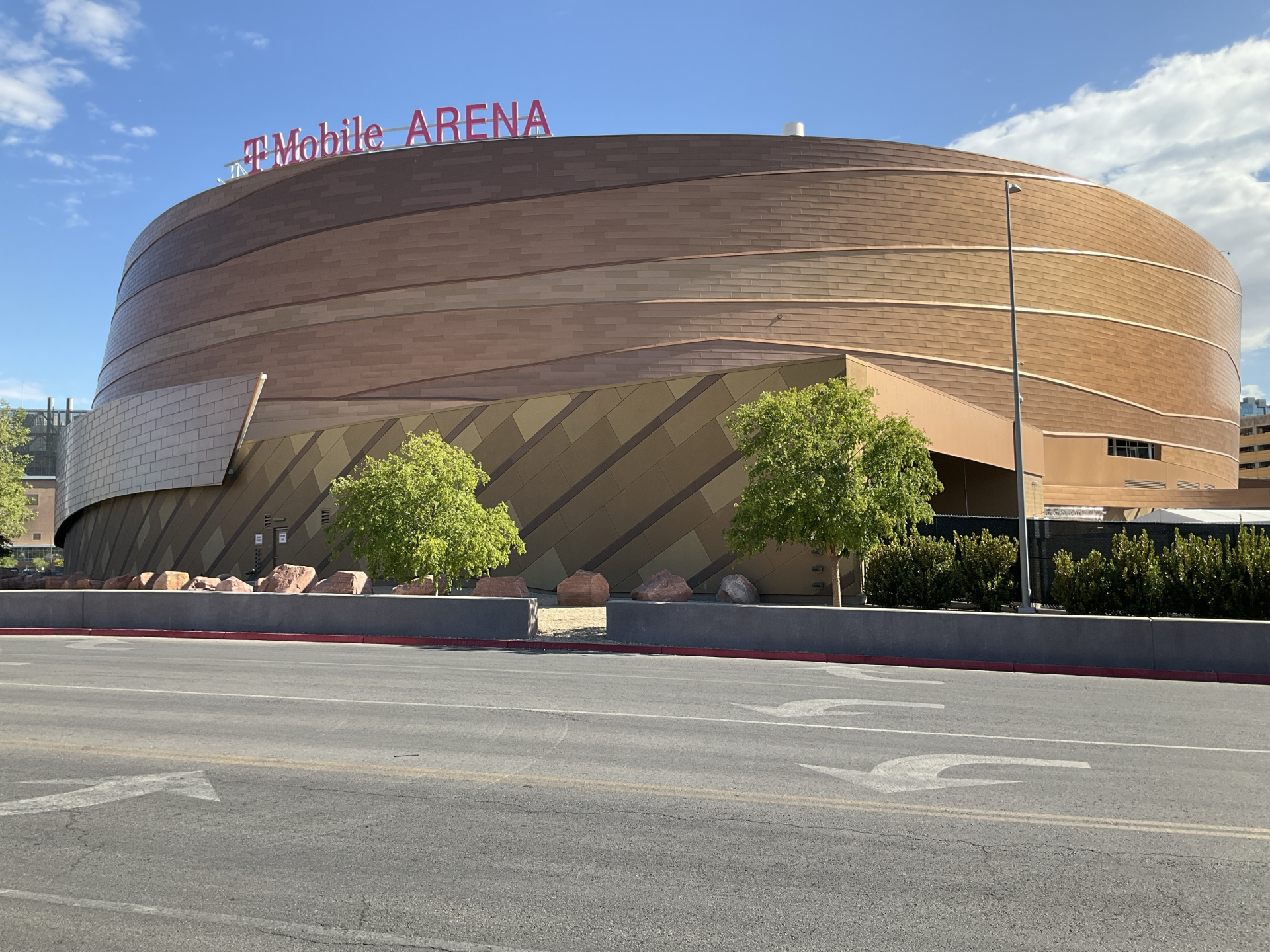 T- Mobile Arena — photo 1