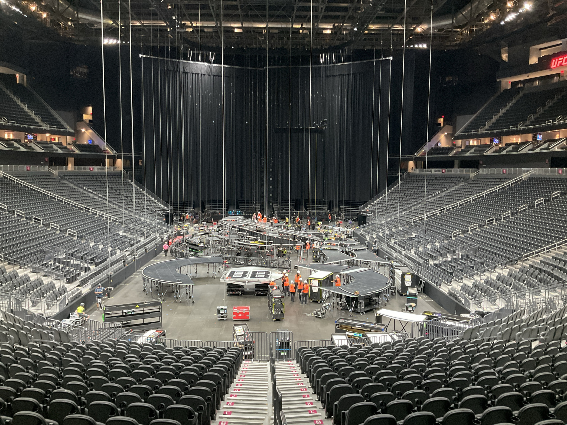 T- Mobile Arena — photo 14