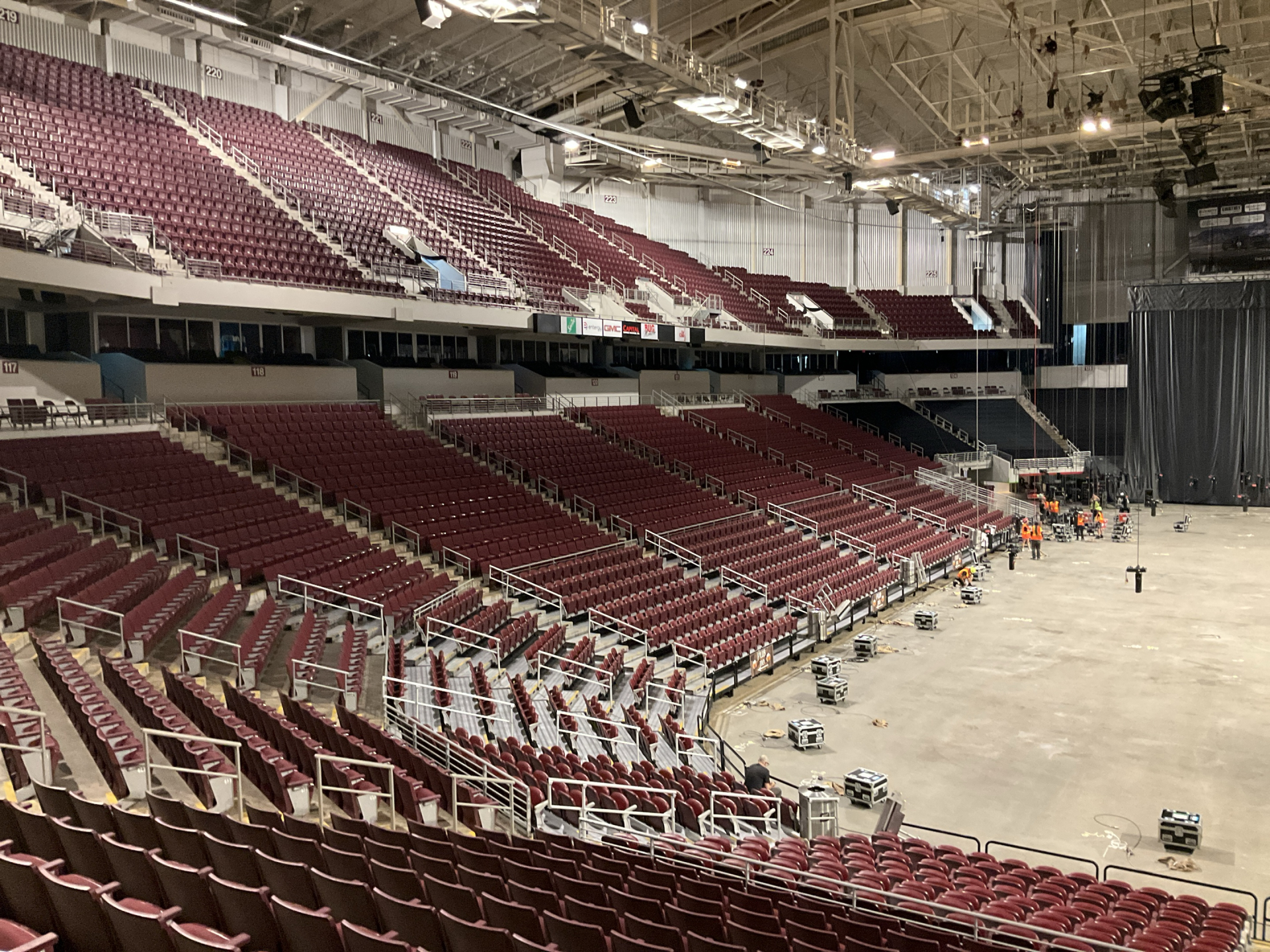 Simmons Bank Arena — photo 2